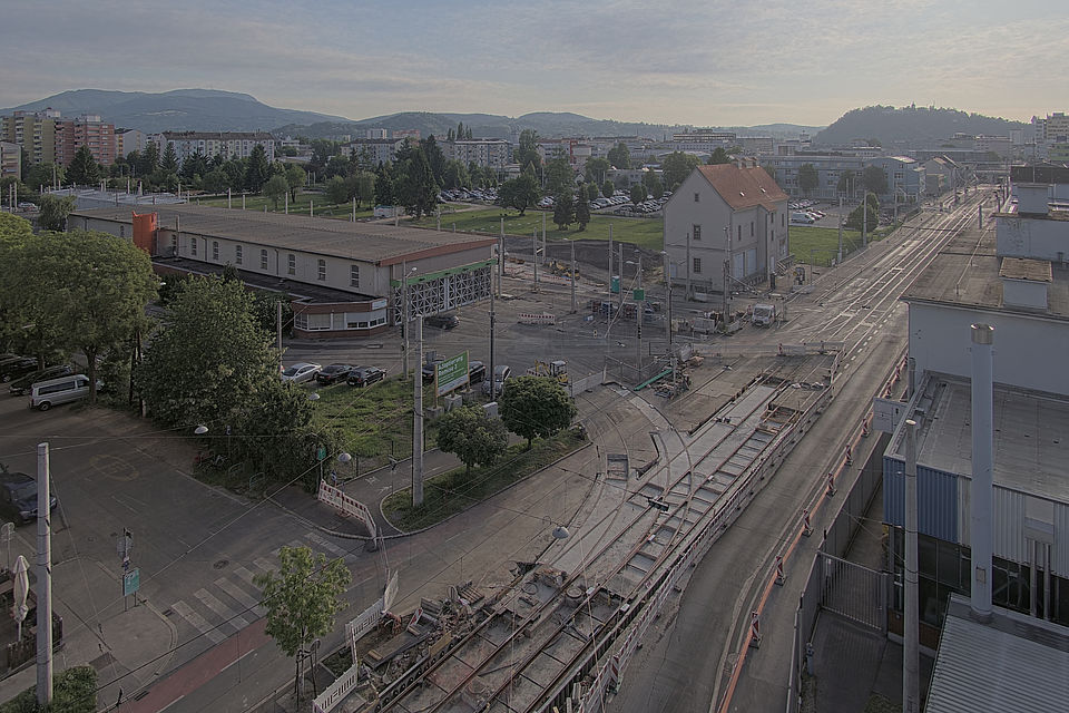 Livebild Baukamera 3 - Webcam 'Gesamtpanorama Südseite' - Baustelle Adaptierung Remise Eggenberg, 8020 Graz (ca. 5 Minuteninterval)