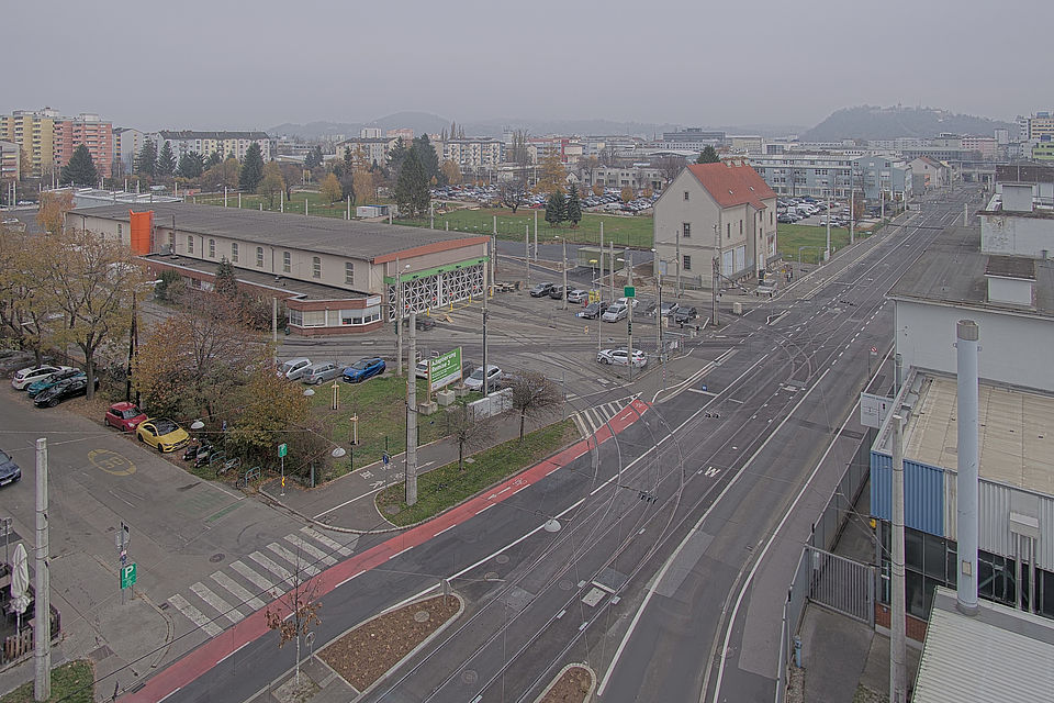 Livebild Baukamera 3 - Webcam 'Gesamtpanorama Südseite' - Baustelle Adaptierung Remise Eggenberg, 8020 Graz (ca. 5 Minuteninterval)